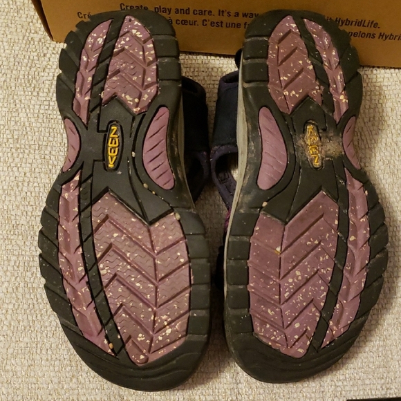 Keen Women's Venice Sandals - Purple and Black 8 - Picture 7 of 7